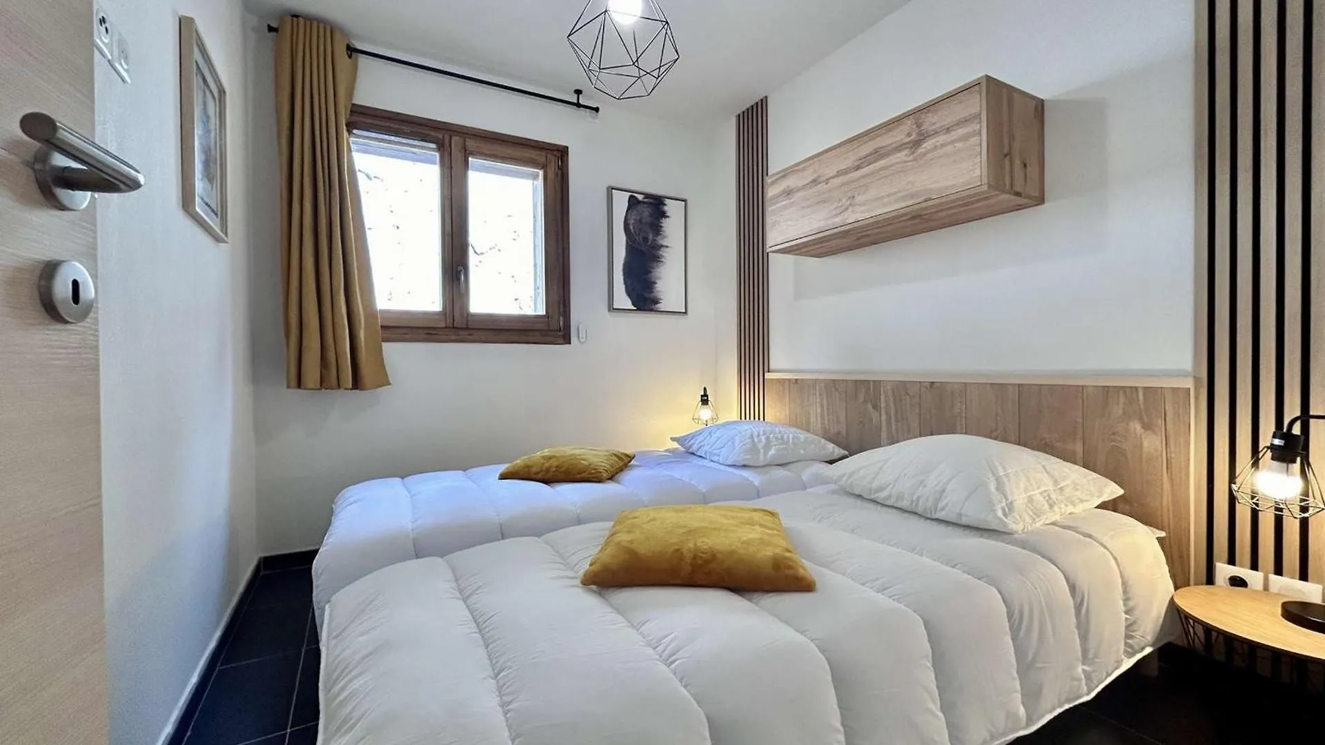 Appartement Lumineux 2 Chambres Avec Terrasse Et Garage Prive A Briancon - Fr-1-330C-144 Apartment
