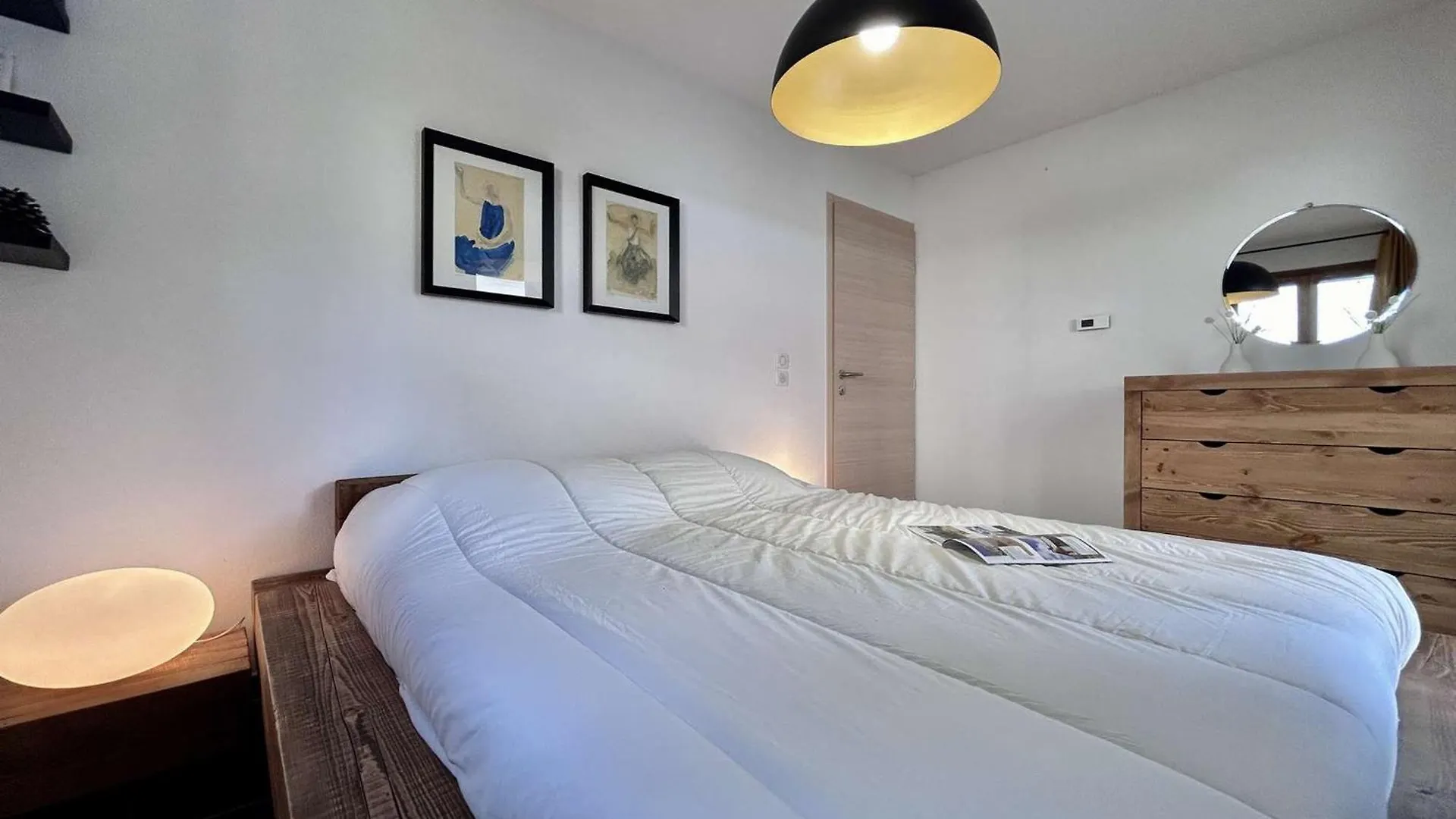 Appartement Lumineux 2 Chambres Avec Terrasse Et Garage Prive A Briancon - Fr-1-330C-144 France