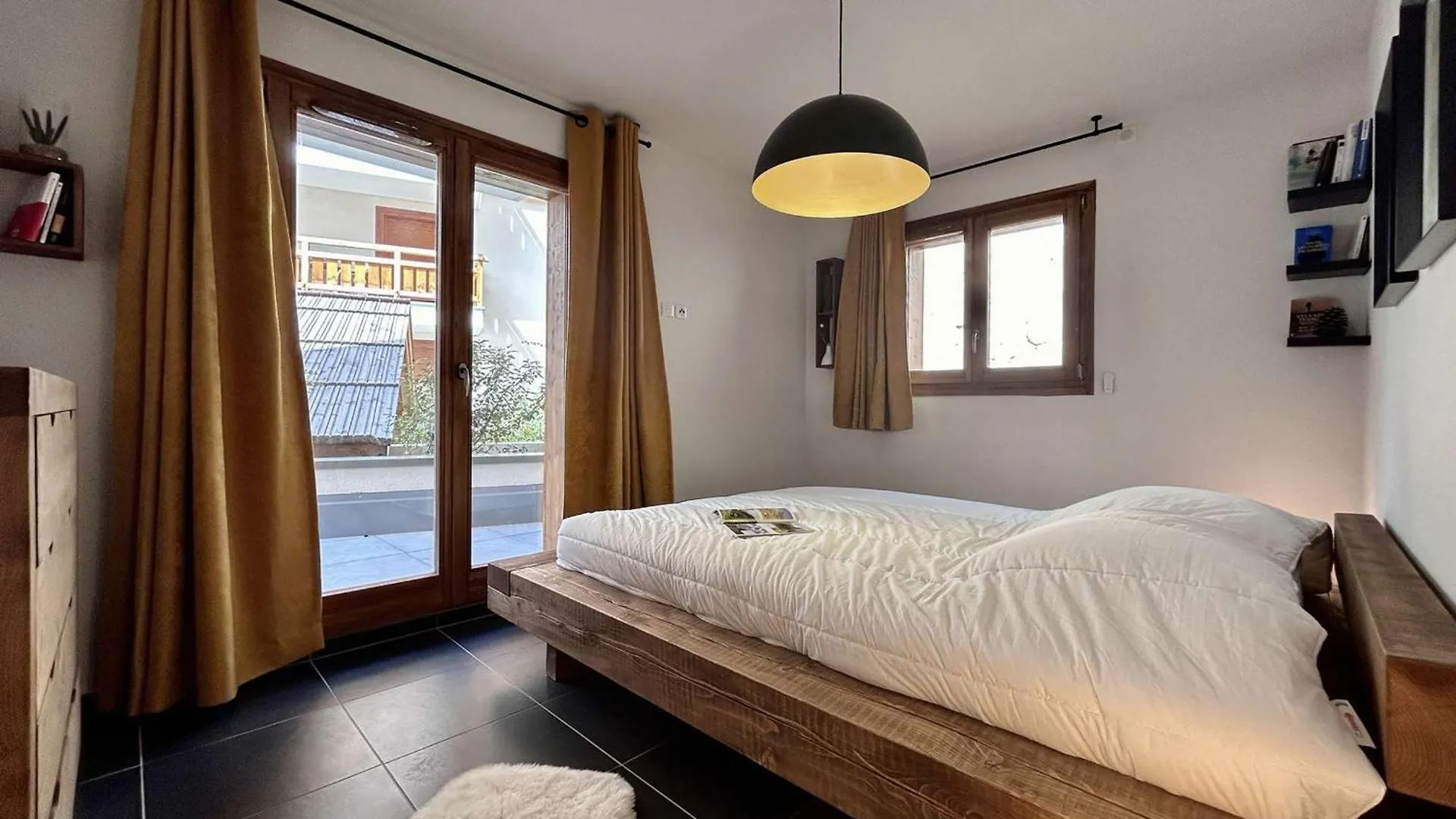 Apartment Appartement Lumineux 2 Chambres Avec Terrasse Et Garage Prive A Briancon - Fr-1-330C-144